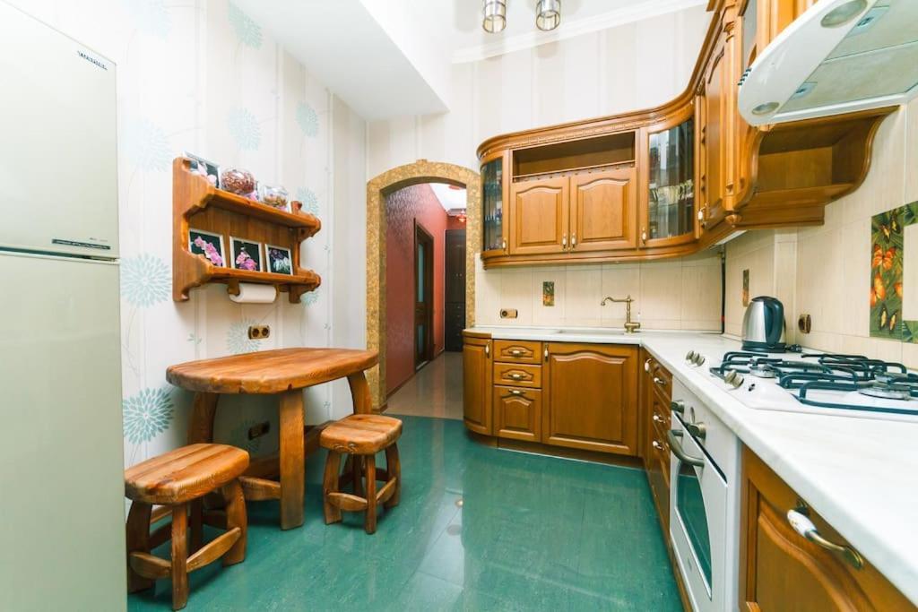 Apartment With View On Inpedendence Square Khreshchatyk Kyiv Exterior photo